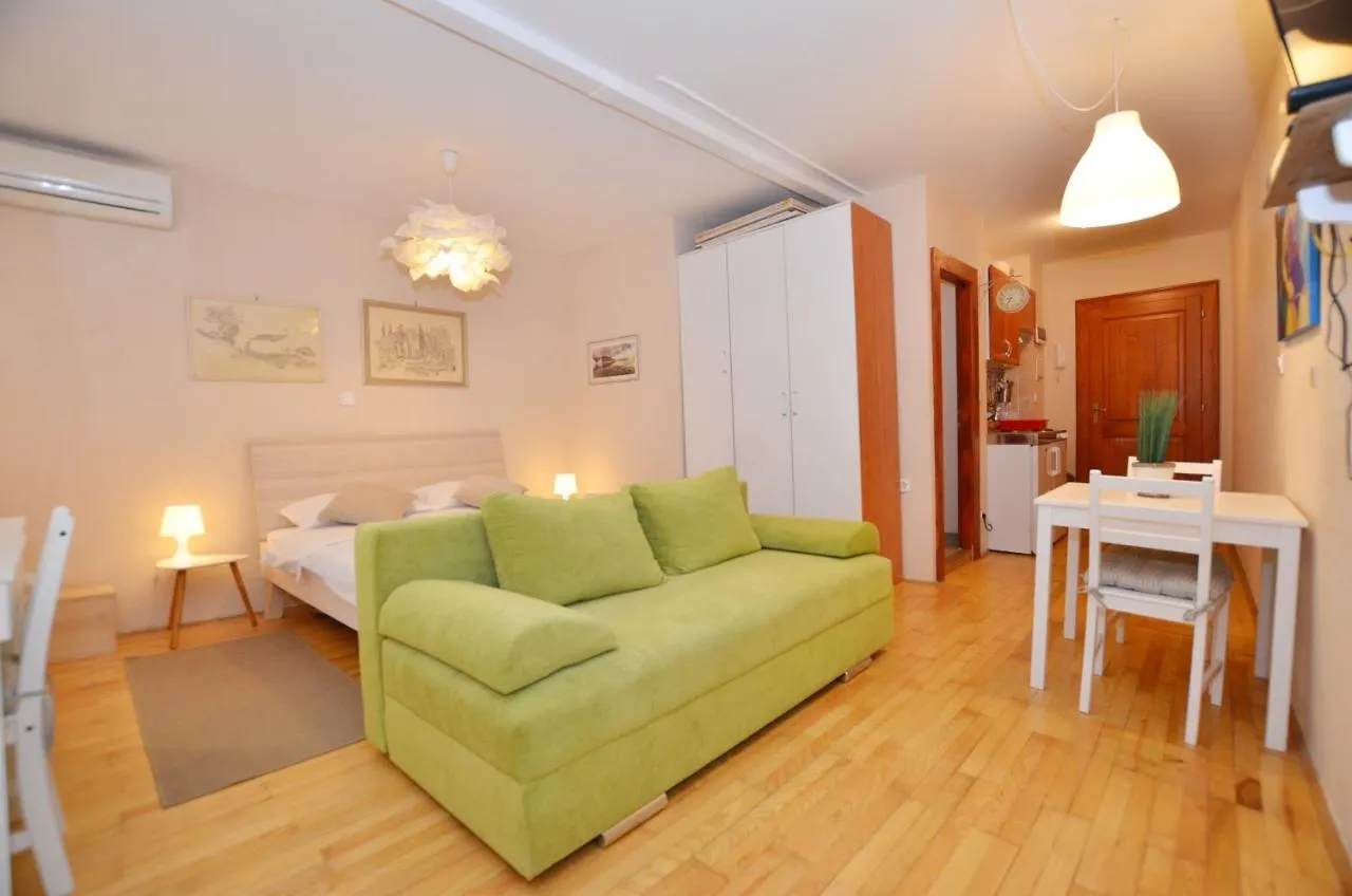 Studio Suzy Rovinj 0*,  Hırvatistan