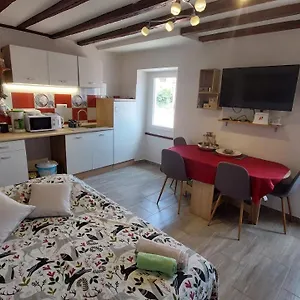 Many Apartment