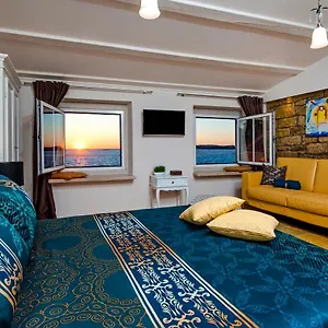 Luxury '936' Apartment